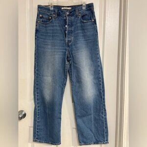 Levi’s Premium Ribcage Straight Jeans High Rise Button Fly Women’s Size(W29 L27)